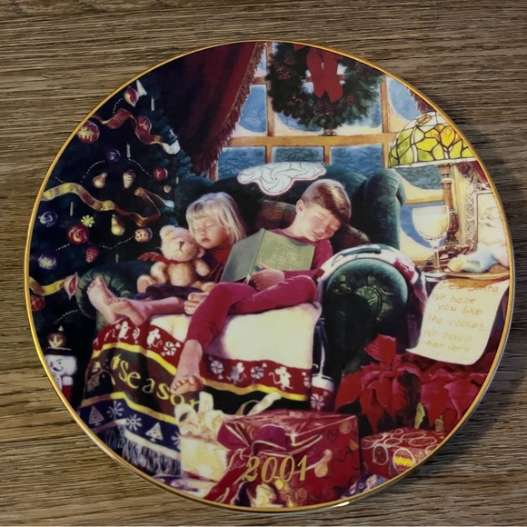 2001 AVON Christmas collector plate. - Picture 1 of 3